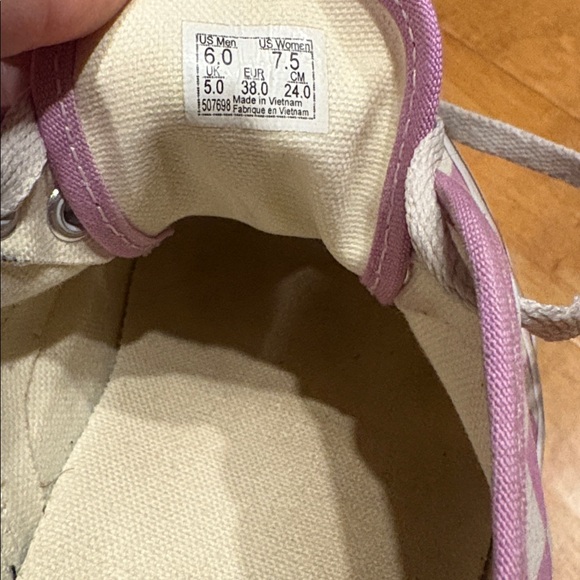 Vans low top lace up sneakers - Picture 10 of 10